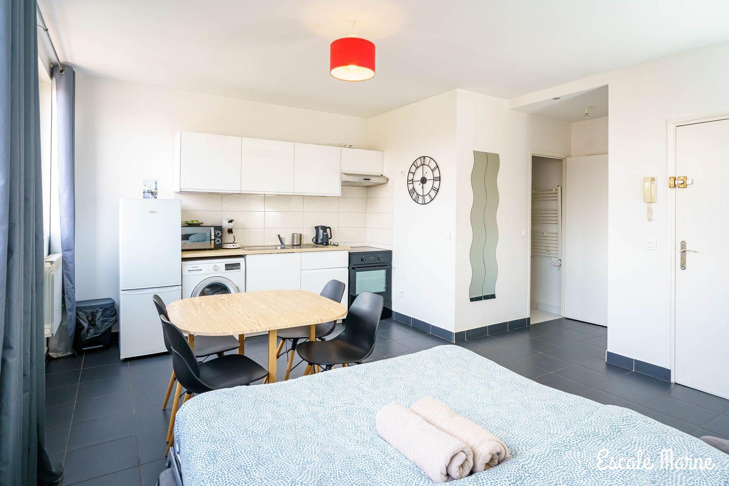 Escale-Marne Fr - 202 - Free Parking - Free Luggage Storage - All Equipped - Linen Included - Washing Machine - 10Mn Walk Metro 8 - Rer A - Panoramic View - From 1 To 14 Guests Maisons-Alfort Δωμάτιο φωτογραφία